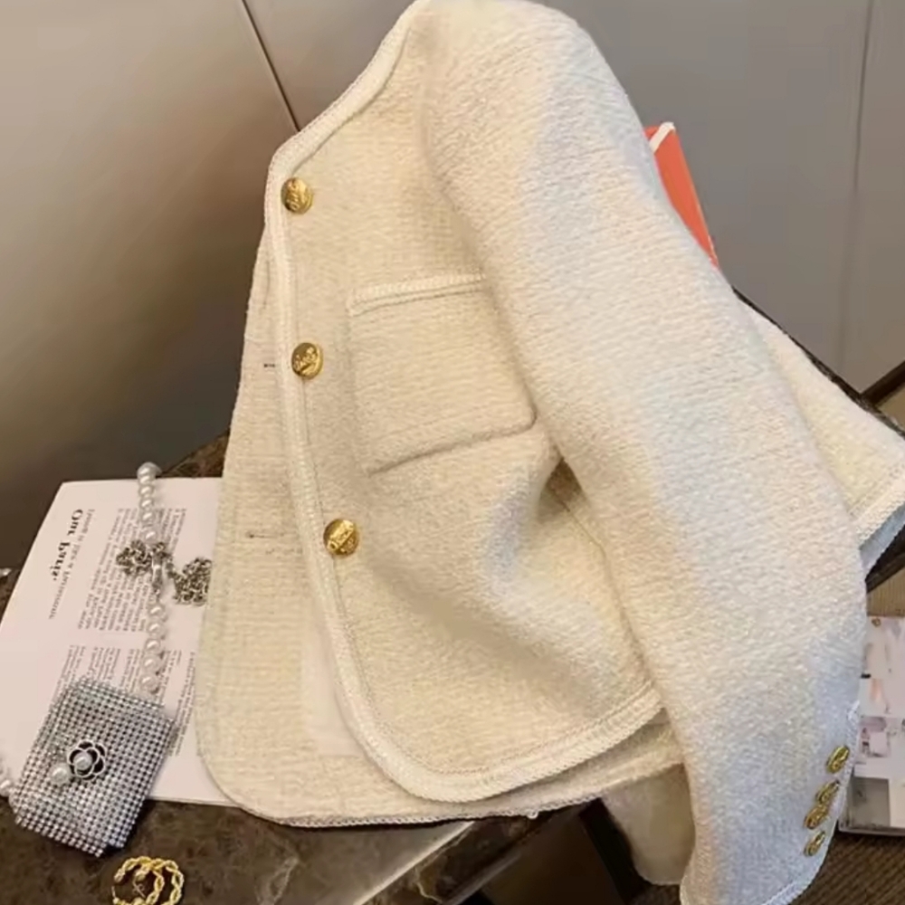 Elegant Cream Blazer with Pearl Accents - Picture 2 of 4